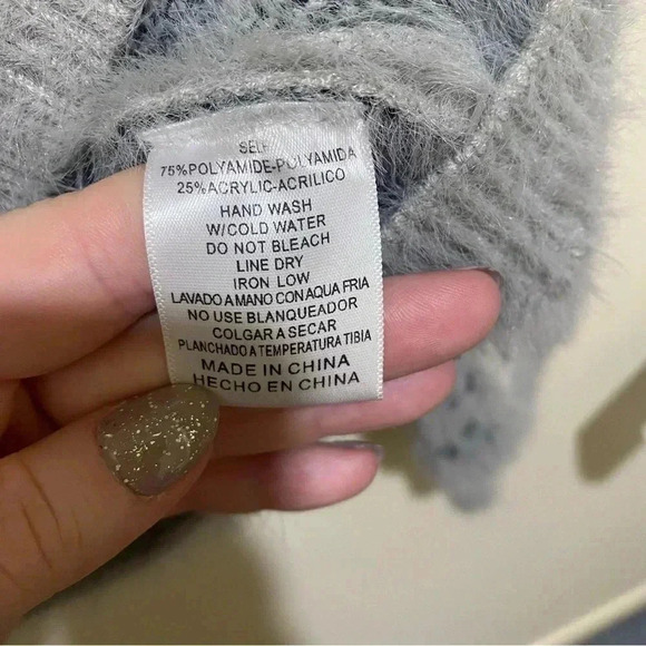 Grey White  Argyle Print Turtle Neck long sleeve Sweater Pink Lily Brand NWOT - Picture 5 of 16